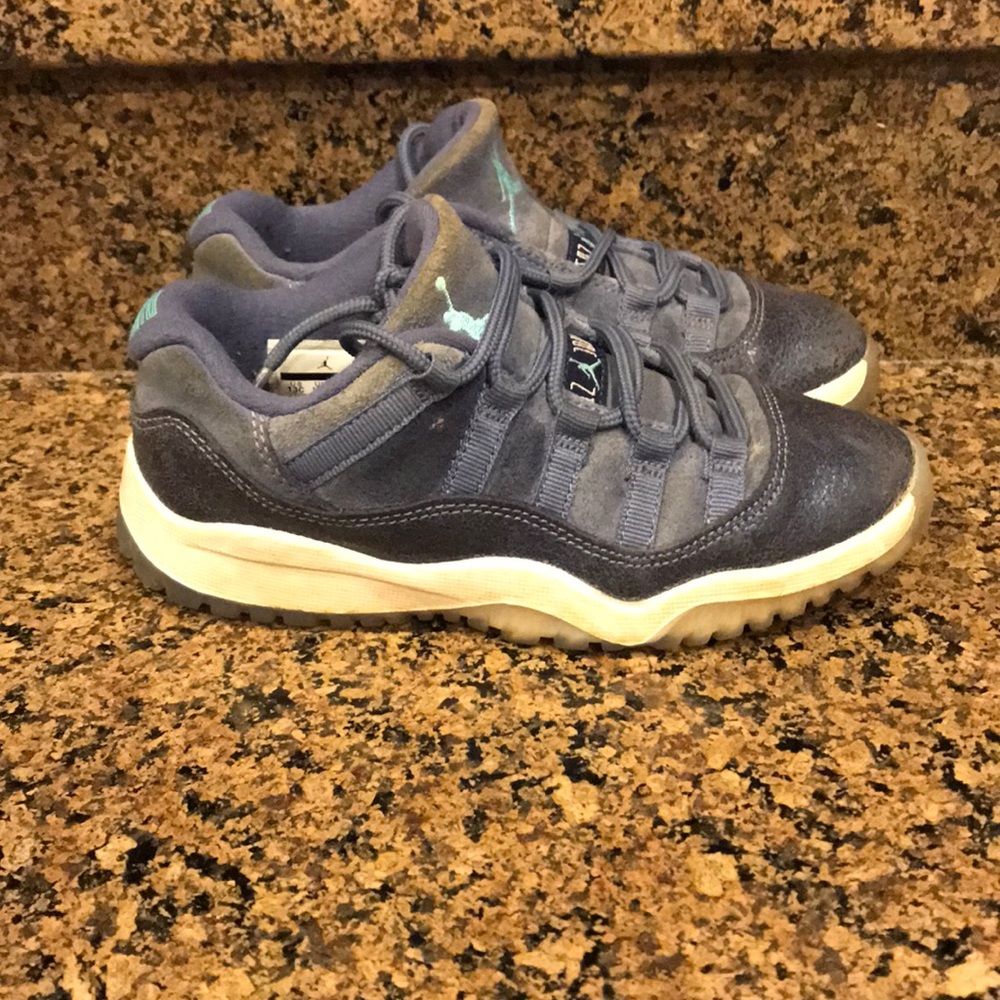 Girls Jordan size 13